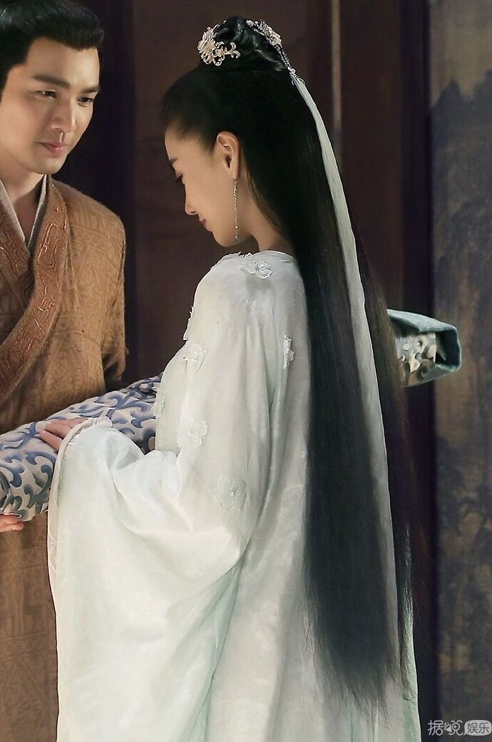 《孤芳不自赏》baby晒古装照庆杀青 baby用专业的态度面对每一场戏