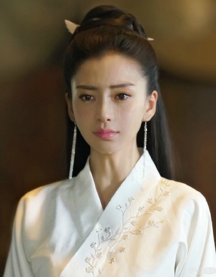 《孤芳不自赏》baby晒古装照庆杀青 baby用专业的态度面对每一场戏