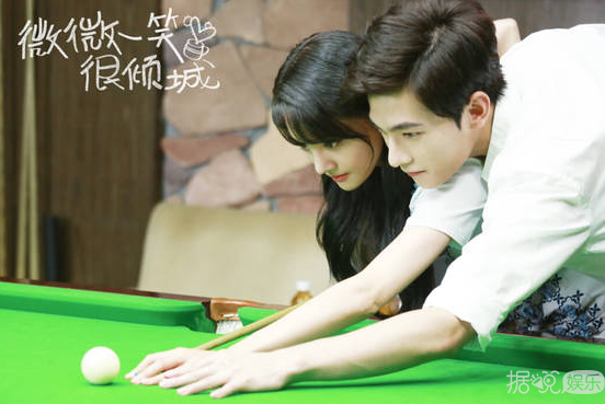 《微微一笑很倾城》爆幕后特辑“甜度沉淀版”全家福忆青春