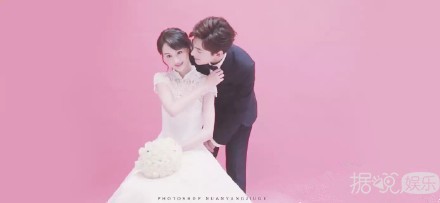 《微微一笑很倾城》爆幕后特辑“甜度沉淀版”全家福忆青春