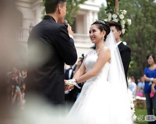 何洁北京个人演唱会海报曝光 妆容呼应主题“不服来犟”