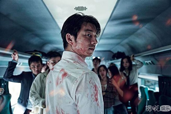 《釜山行》男主脱下血腥的衬衫 身材不是一般的有料！