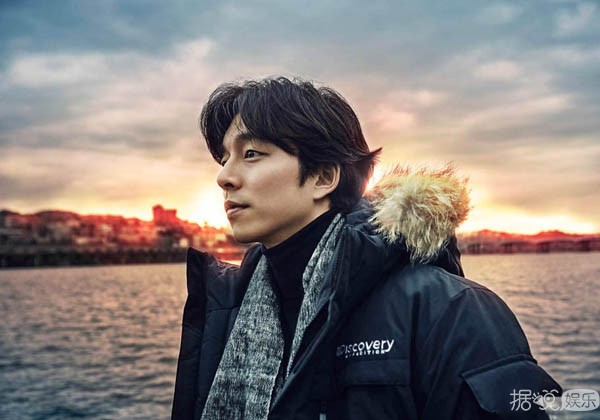 《釜山行》男主脱下血腥的衬衫 身材不是一般的有料！