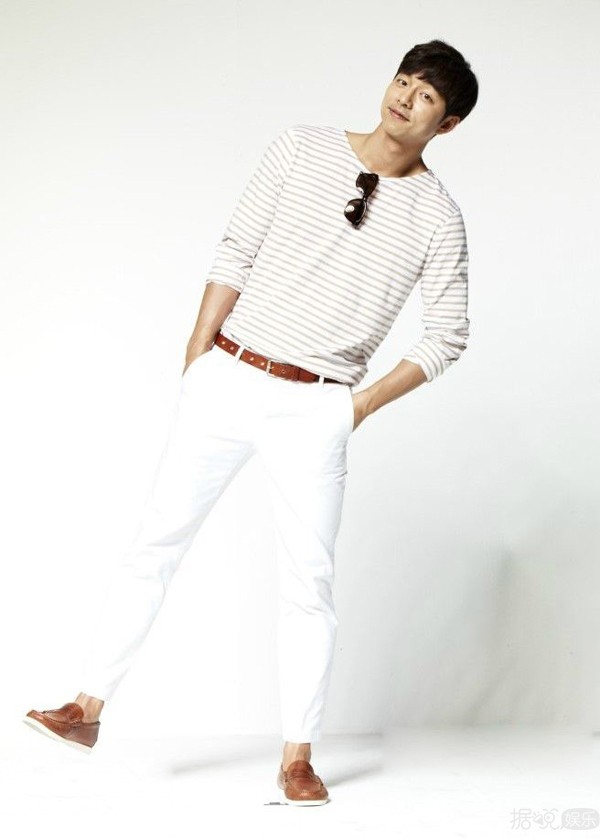 《釜山行》男主脱下血腥的衬衫 身材不是一般的有料！