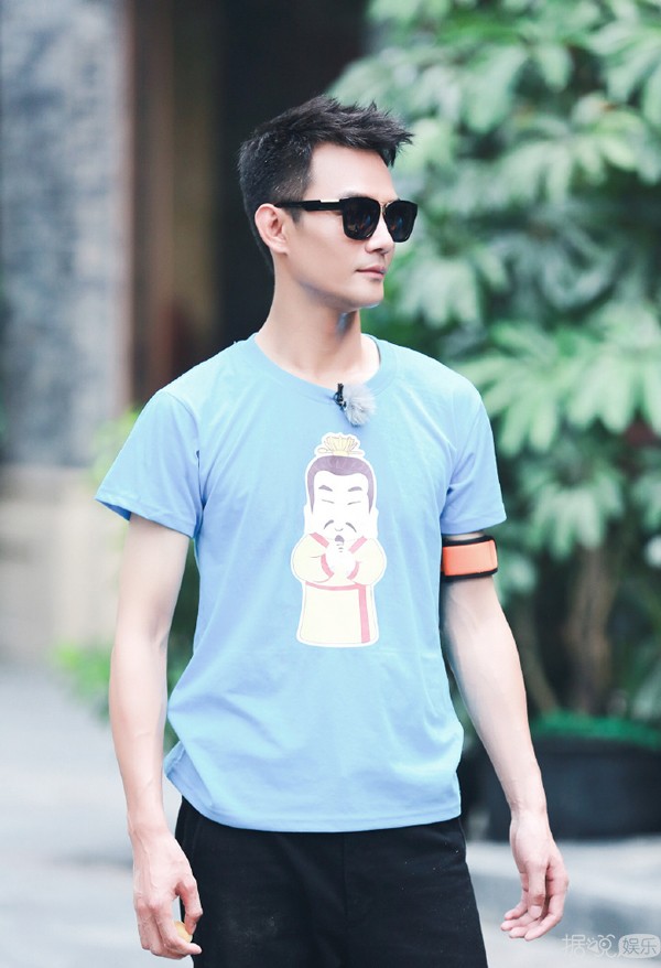 《我们战斗吧》原来是这样一档充满奇异气息的“男神”综艺...