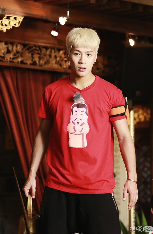 《我们战斗吧》原来是这样一档充满奇异气息的“男神”综艺...