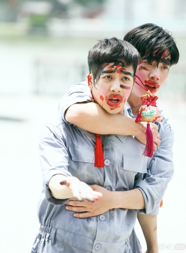 《我们战斗吧》原来是这样一档充满奇异气息的“男神”综艺...