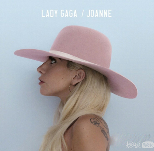 Lady Gaga为新专辑《Joanne》录节目身着“雷人三角裤”现身 春光乍泄尴尬露“底裤”