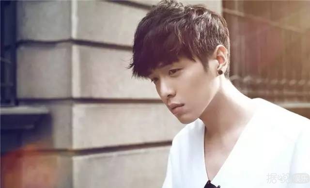 从《九州》“羽皇”到《麻雀》“唐山海”，我赌张若昀是下一个青年戏骨