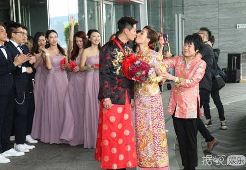 杨怡罗仲谦大婚 一众TVB明星出席 现场堪比TVB盛典 杨怡罗仲谦大婚 一众TVB明星出席 现场堪比TVB盛典