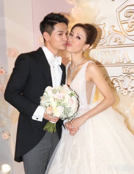 杨怡罗仲谦大婚 一众TVB明星出席 现场堪比TVB盛典 杨怡罗仲谦大婚 一众TVB明星出席 现场堪比TVB盛典