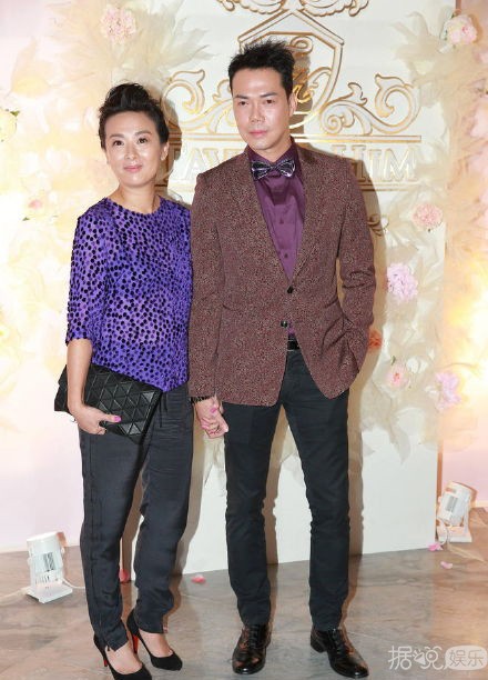 杨怡罗仲谦大婚 一众TVB明星出席 现场堪比TVB盛典 杨怡罗仲谦大婚 一众TVB明星出席 现场堪比TVB盛典