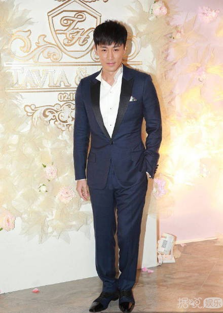 杨怡罗仲谦大婚 一众TVB明星出席 现场堪比TVB盛典 杨怡罗仲谦大婚 一众TVB明星出席 现场堪比TVB盛典