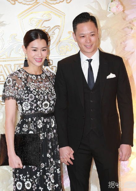 杨怡罗仲谦大婚 一众TVB明星出席 现场堪比TVB盛典 杨怡罗仲谦大婚 一众TVB明星出席 现场堪比TVB盛典
