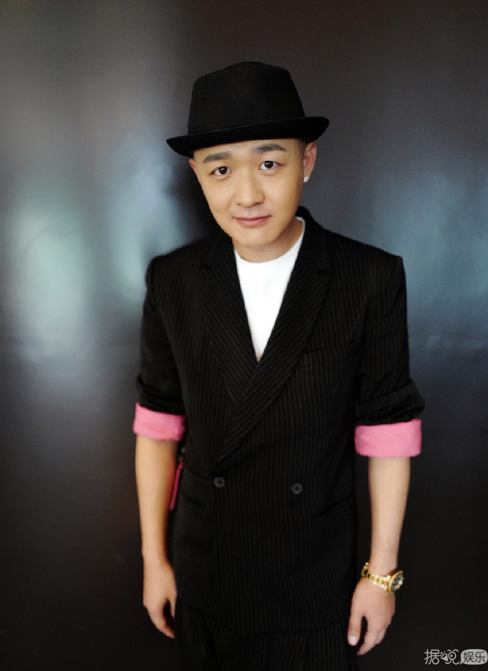 有毒！潘玮柏参加综艺《来吧，说做就做》笑成了表情包！