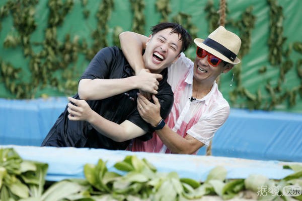 有毒！潘玮柏参加综艺《来吧，说做就做》笑成了表情包！