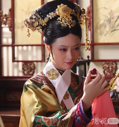 “安陵容”陶昕然女儿被网友诅咒，她和“华妃”蒋欣的差别咋这么大？