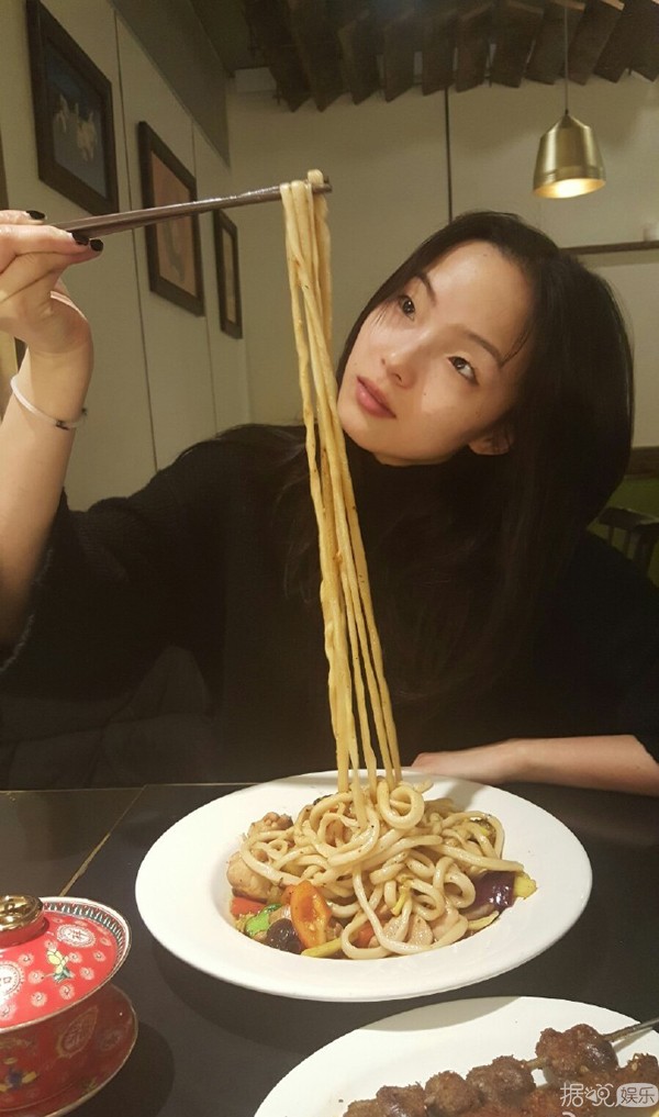 为什么刘雯、奚梦瑶有笔直的大长腿，而你只有小粗腿...