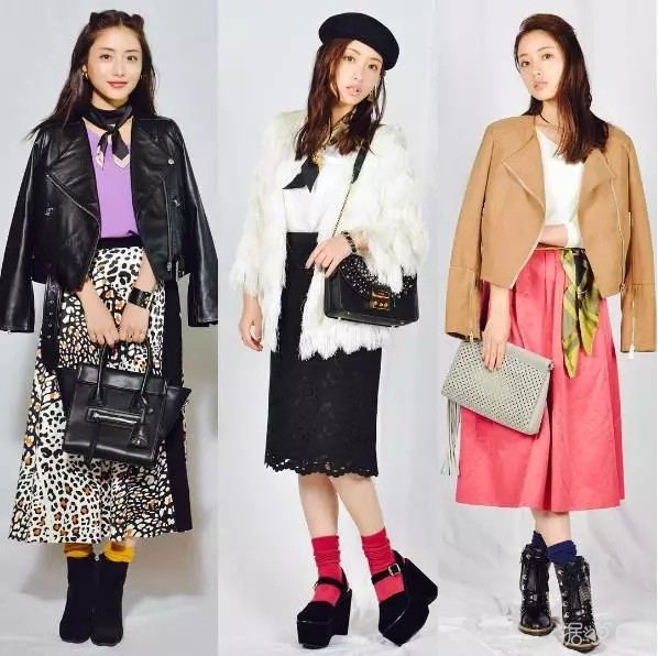 《质朴也很棒!校对女孩·河野悦子》一集就换8套衣服 一点都不质朴 《质朴也很棒!校对女孩·河野悦子》一集就换8套衣服 一点都不质朴