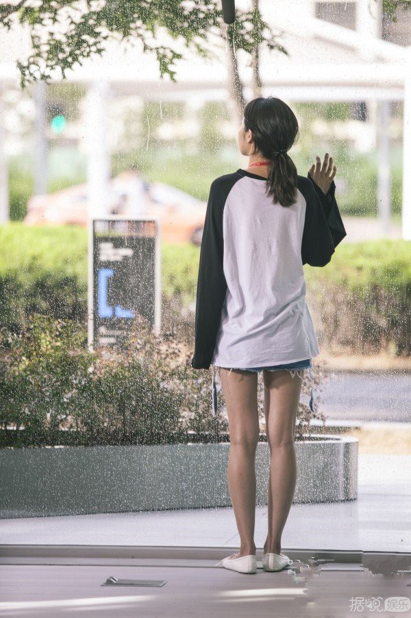 《嫉妒的化身》孝真欧尼直每个造型都时髦度爆表啊！