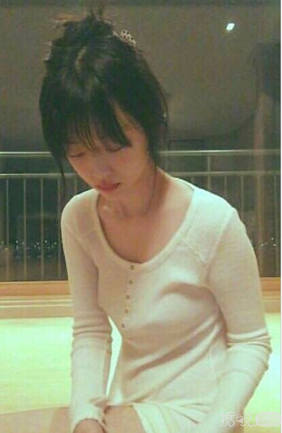 雪莉又上传真空照 自从退团后性情大变？