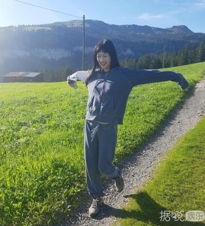 雪莉又上传真空照 自从退团后性情大变？