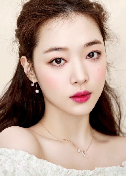 雪莉又上传真空照 自从退团后性情大变？