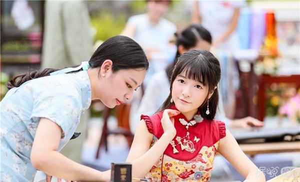 徐娇为拍戏不回学校上课？晒与校方通信截图力证学业事业两不误