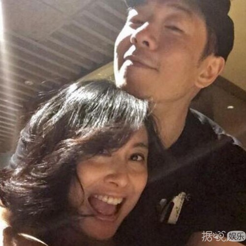 黄贯中为朱茵庆生亲昵喊宝贝 秀恩爱惹众网友羡慕