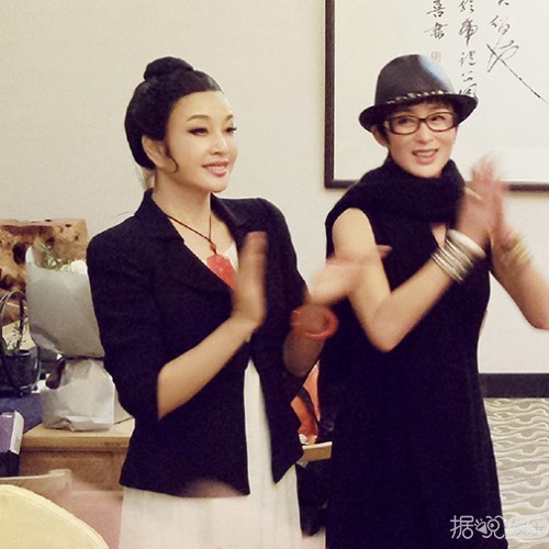 刘晓庆合照张敏照片曝光 两大女神同框魅力四射