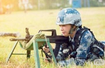 沈梦辰凌晨纯素颜照曝光 实力演绎会P图是多么重要的一件事