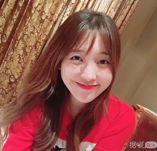 又一个艺人送医急救！这次是承认整容的金莎……