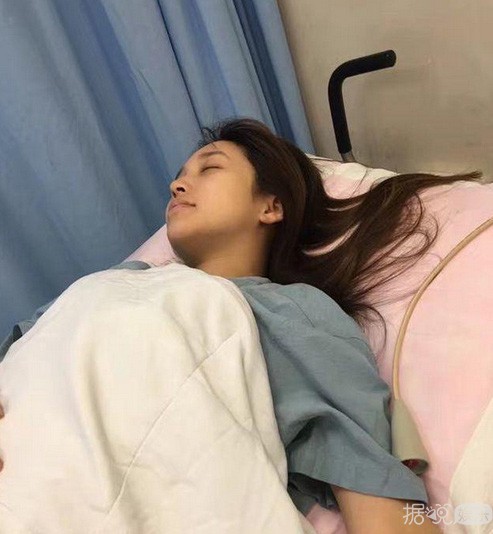 又一个艺人送医急救！这次是承认整容的金莎……