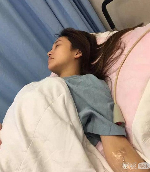 又一个艺人送医急救！这次是承认整容的金莎……