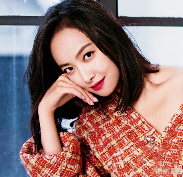 宋茜代言《遮天3D》手游 这角色造型很仙啊~