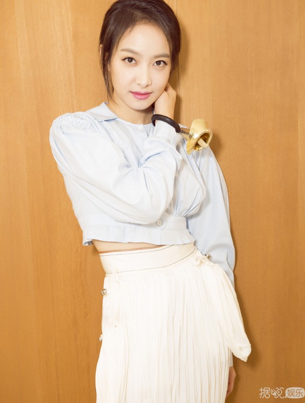 宋茜代言《遮天3D》手游 这角色造型很仙啊~