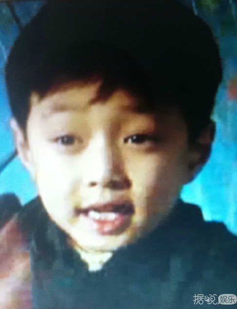 张艺兴童年照曝光 原来小时候就是一枚老戏骨啊