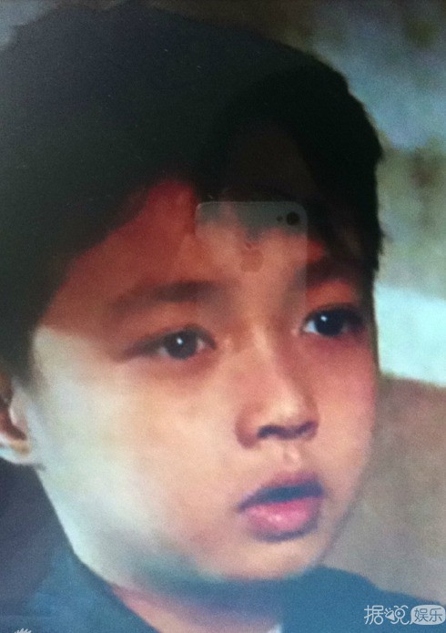 张艺兴童年照曝光 原来小时候就是一枚老戏骨啊