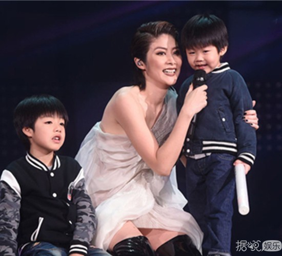 陈慧琳儿子夸妈妈旧照太美 网友感叹小嘴真甜