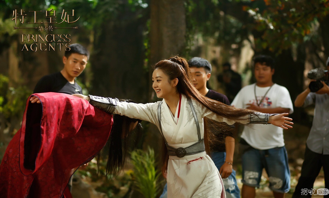 《楚乔传》曝光杀青特辑，林更新戳赵丽颖脸蛋 颖宝萌萌哒~