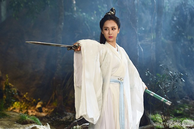 《青云志》碧瑶舍命救小凡以身抵挡诛仙剑 “凡瑶”恋将如何？