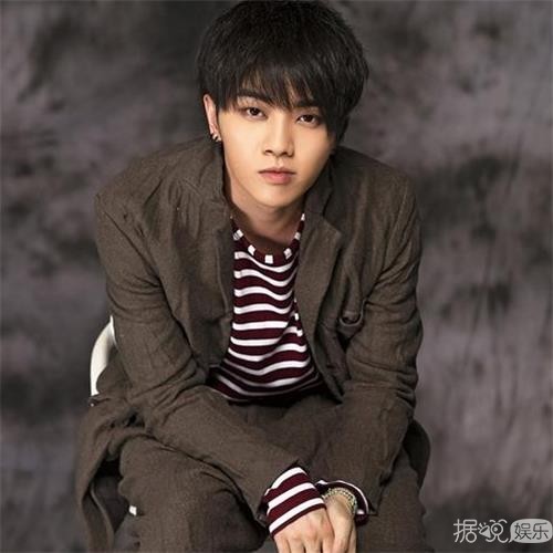 华晨宇单身疑似为新专辑炒作 花花首次改编神曲再放大招