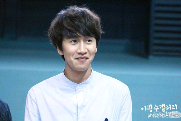 李光洙妹妹顺利产子 好基友宋仲基低调探望