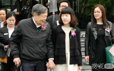 “爷孙恋”下周二将登记结婚 娱乐圈有名的爷孙恋还有他们……