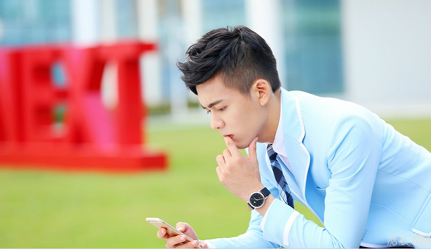 《青春最好时》曝光张雪迎曾舜晞海报 这是买了《学校2015》的版权吗？