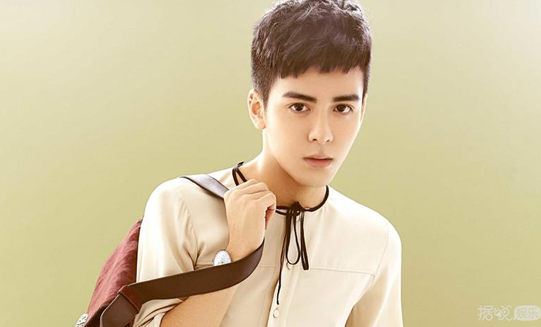 《青春最好时》曝光张雪迎曾舜晞海报 这是买了《学校2015》的版权吗？