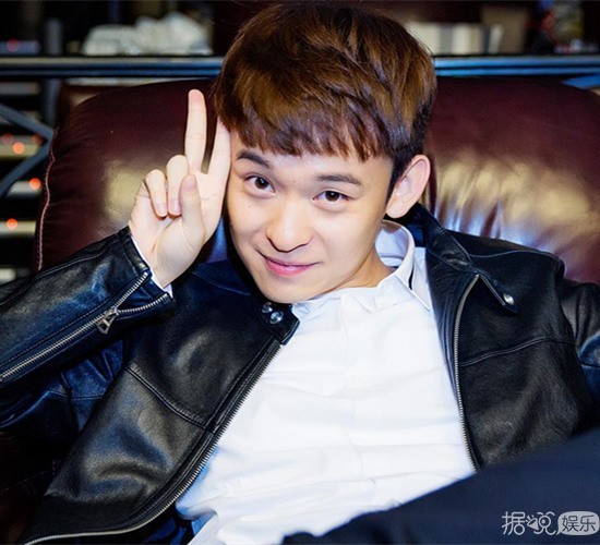 王京花丈夫照片 582566328e456.jpg