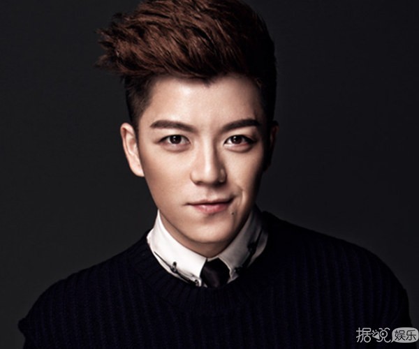 王栎鑫女儿一岁生日 海豚音王子化身晒娃狂魔