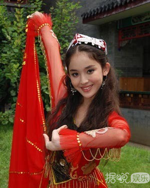 古力娜扎15岁选秀照曝光 实力打脸那些整容说