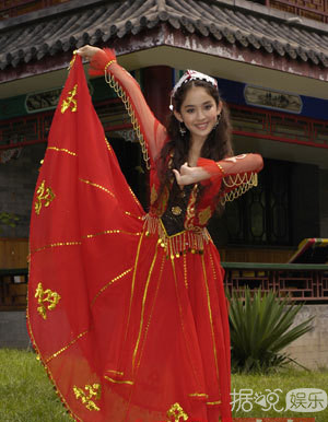 古力娜扎15岁选秀照曝光 实力打脸那些整容说